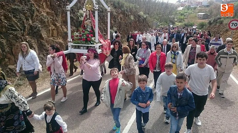 Los vecinos volverán a portar la imagen de la Virgen en procesión hasta la ermita
