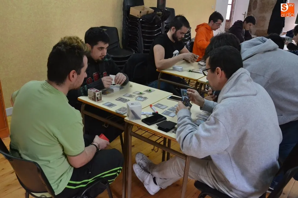 Foto 2 - La F&aacute;brica acoge un torneo doble de Magic  