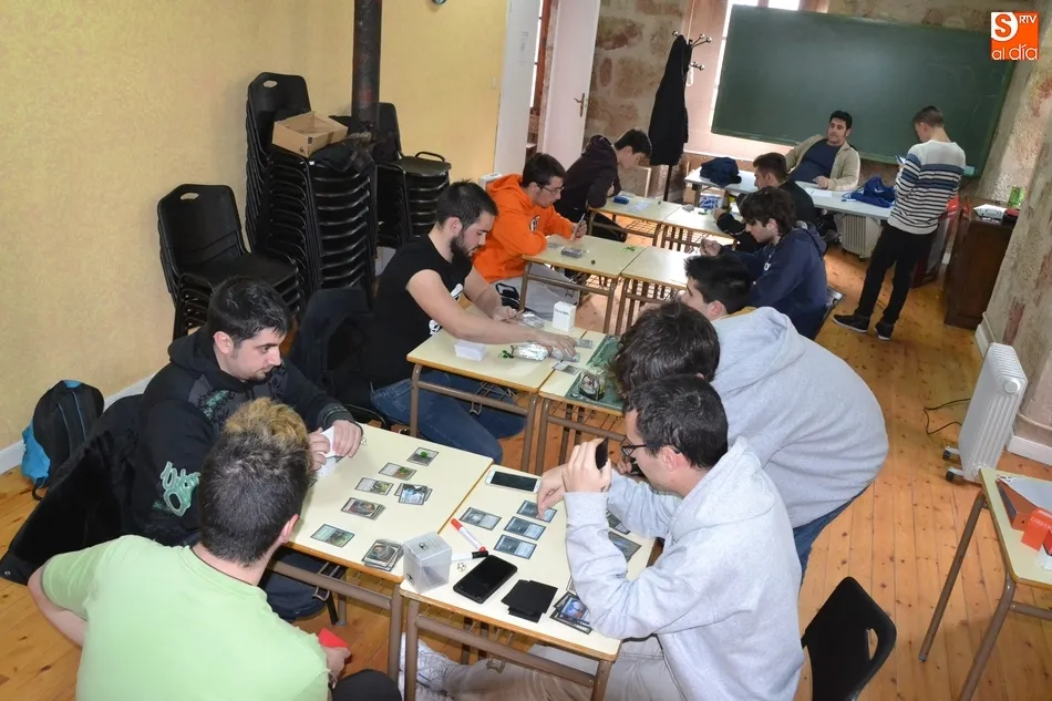 Foto 4 - La F&aacute;brica acoge un torneo doble de Magic  