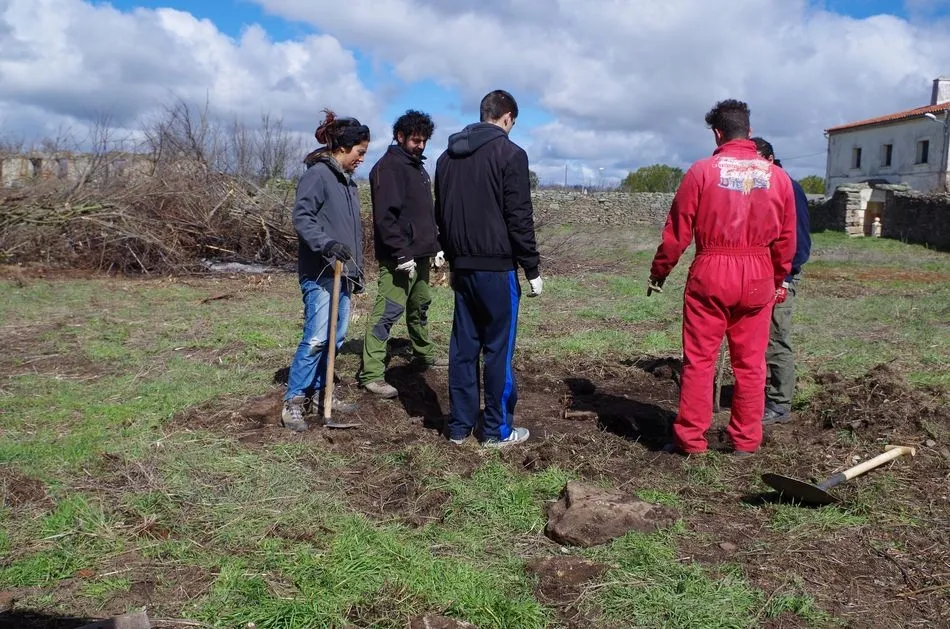 Foto 6 - El proyecto &lsquo;Enlazados&rsquo; realiza trabajos socioambientales en Tragunt&iacute;a  