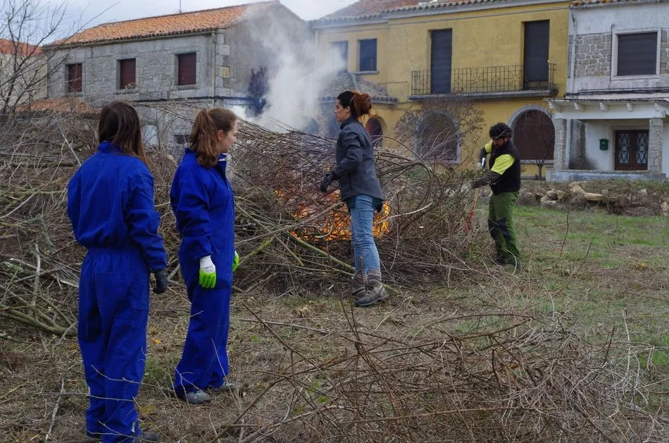 Foto 3 - El proyecto &lsquo;Enlazados&rsquo; realiza trabajos socioambientales en Tragunt&iacute;a  