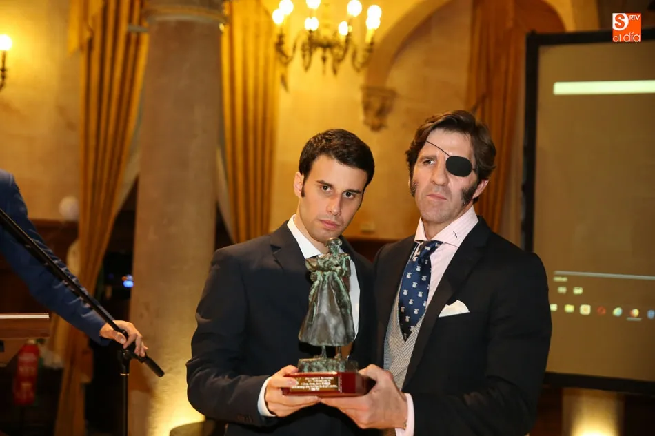 Foto 10 - Juventud Taurina homenajea a Juan Jos&eacute; Padilla en el Casino de Salamanca