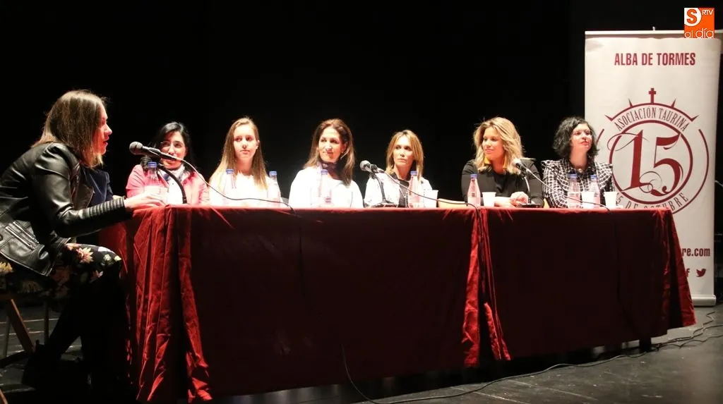 El coloquio taurino se prolongó durante dos horas