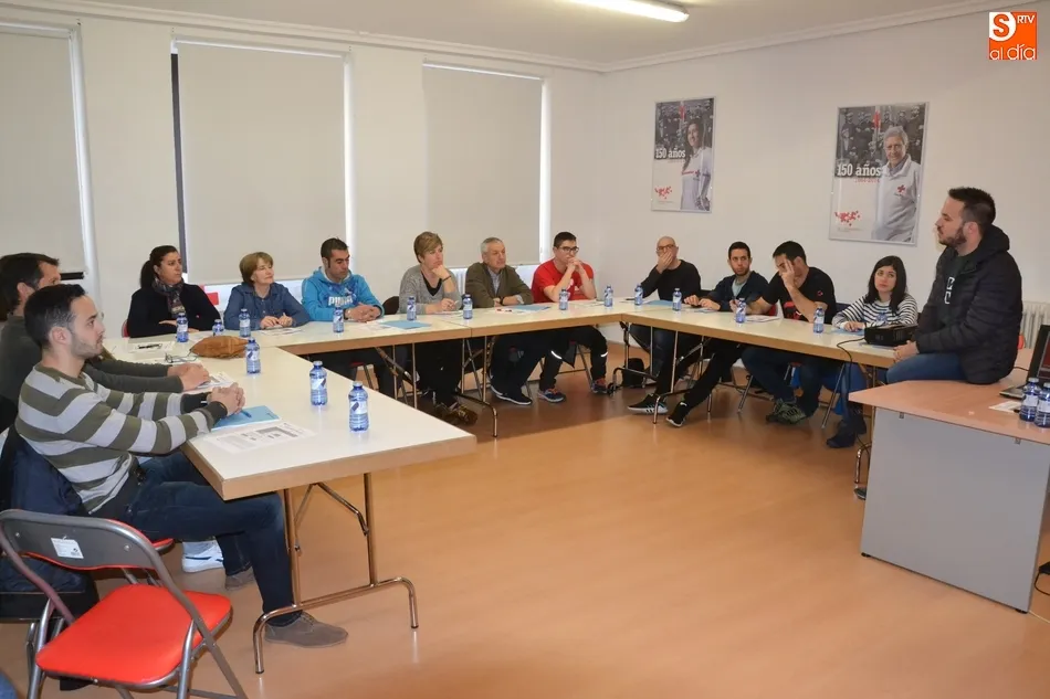 Otra quincena de personas se forma en el manejo de desfibriladores