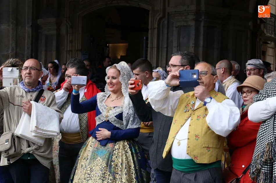 Foto 5 - Recepci&oacute;n de &lsquo;Fallers Pel Mon&rsquo; en el Ayuntamiento de Salamanca
