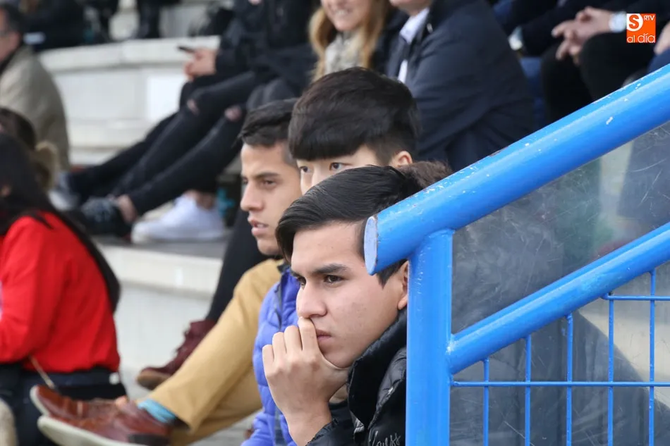 Foto 6 - El Bembibre derrota al Santa Marta en la Regional Juvenil y presiona a Unionistas, que empata en...