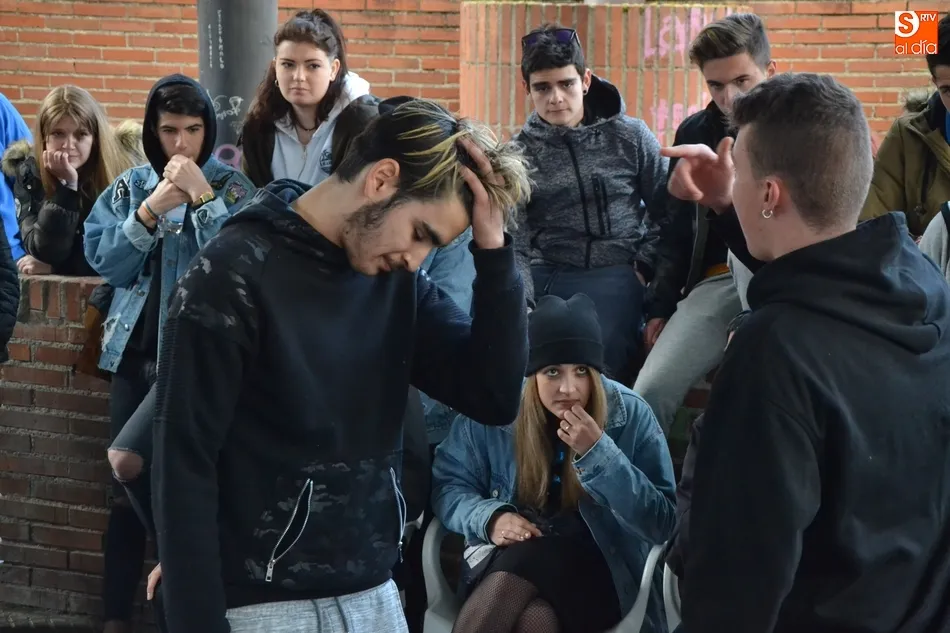 Foto 7 - DZeta se adjudica la batalla de gallos a pie de calle organizada por CR-Crews  