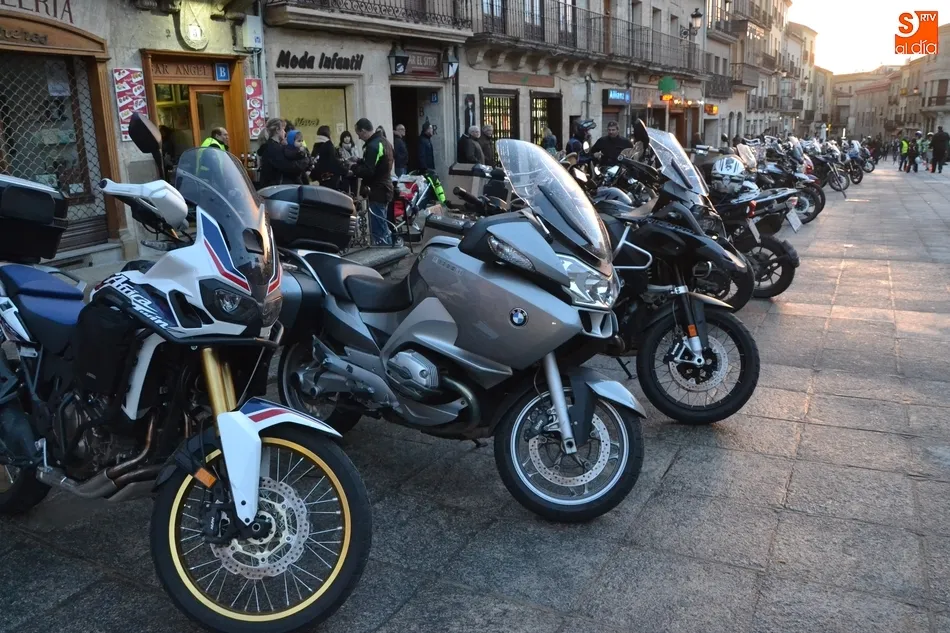 Foto 7 - Los moteros llenan la Plaza Mayor tras disfrutar de una gran jornada por la provincia sin...