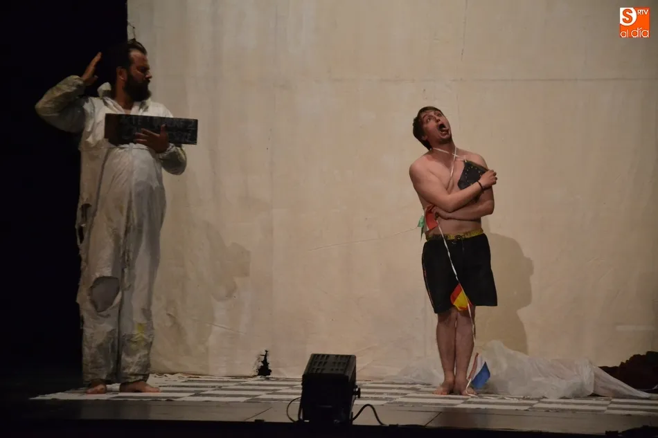 Foto 6 - Los mirobrigenses se adentran con una controvertida propuesta en el universo de Fernando Arrabal  