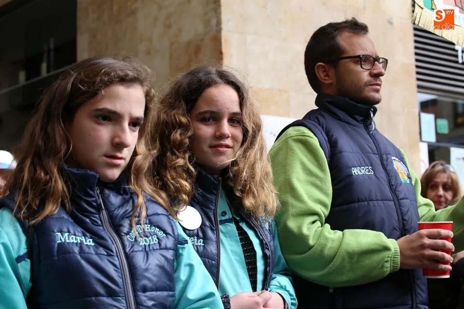 Foto 4 - Salamanca se contagia del ambiente festivo de las Fallas con el desfile de Moros y Cristianos