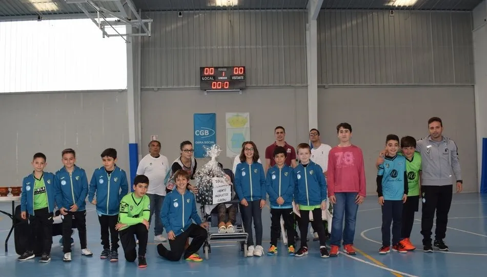 Foto de familia de los participantes.