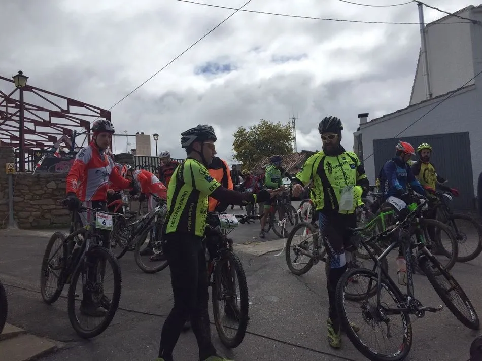 Foto 10 - Hasta 84 corredores, en la IV Marcha BTT de Barruecopardo  