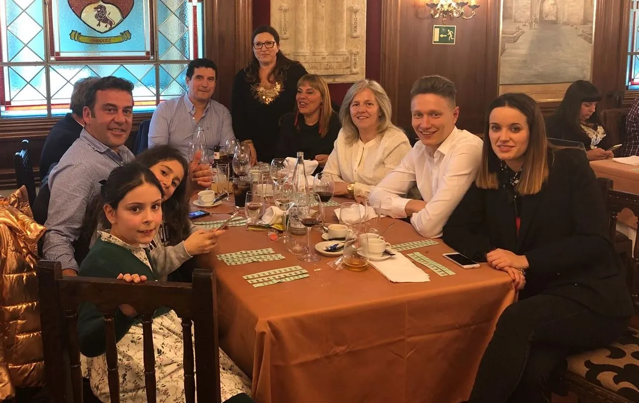 La Asociación Española contra el Cáncer reúne a 400 personas en su tradicional cena benéfica  