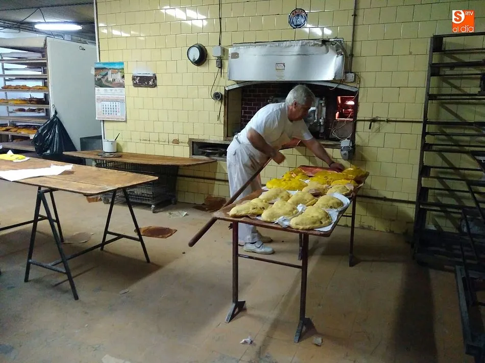 Foto 4 - Los guijuelenses, con las manos en la masa