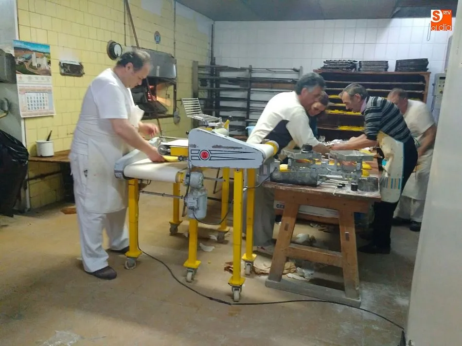 Foto 2 - Los guijuelenses, con las manos en la masa