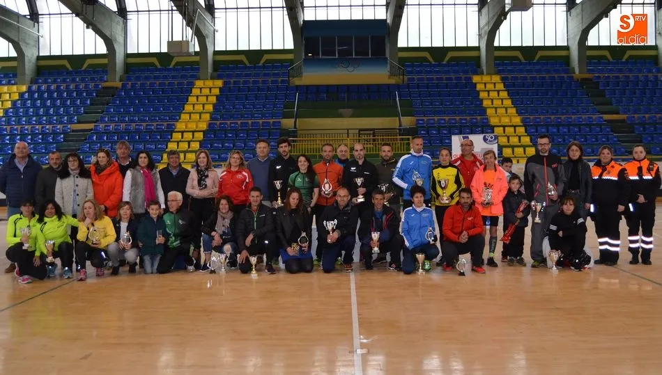 Entrega de premios a los ganadores de la Media Maratón y Campeonato de boberos y cuerpos y fuerzas de Seguridad del Estado