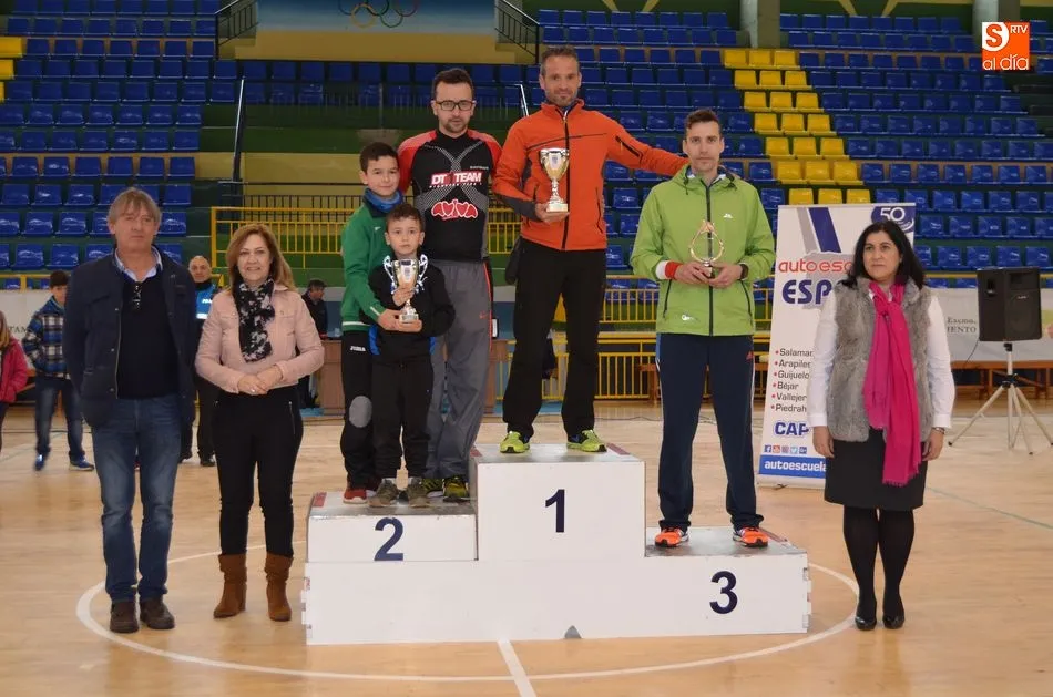 Foto 4 - Ver&oacute;nica S&aacute;nchez y Daniel Sanz ganan la Media Marat&oacute;n de B&eacute;jar  