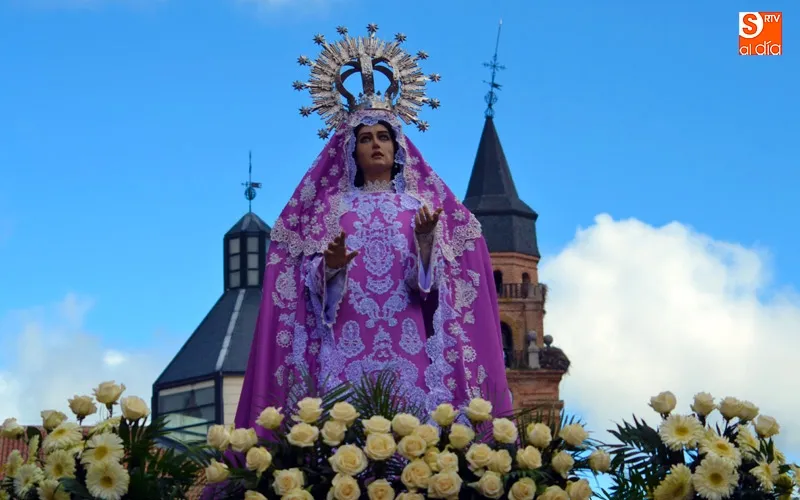 Foto 5 - Respeto y devoci&oacute;n arropan a la Virgen de la Misericordia durante su solemne procesi&oacute;n