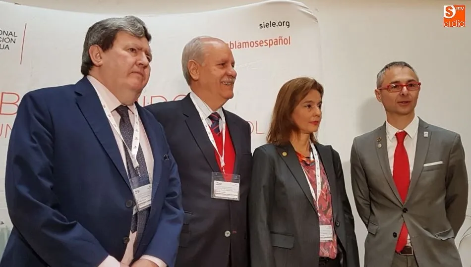Presentación de este encuentro con el director del Instituto Cervantes, Juan Manuel Bonet, y el rector de la USAL, Ricardo Rivero, entre otras autoridades académicas