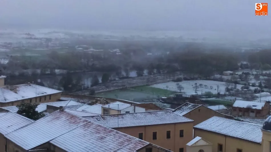 Foto 6 - La nueva nevada, desde lo alto de la Catedral  