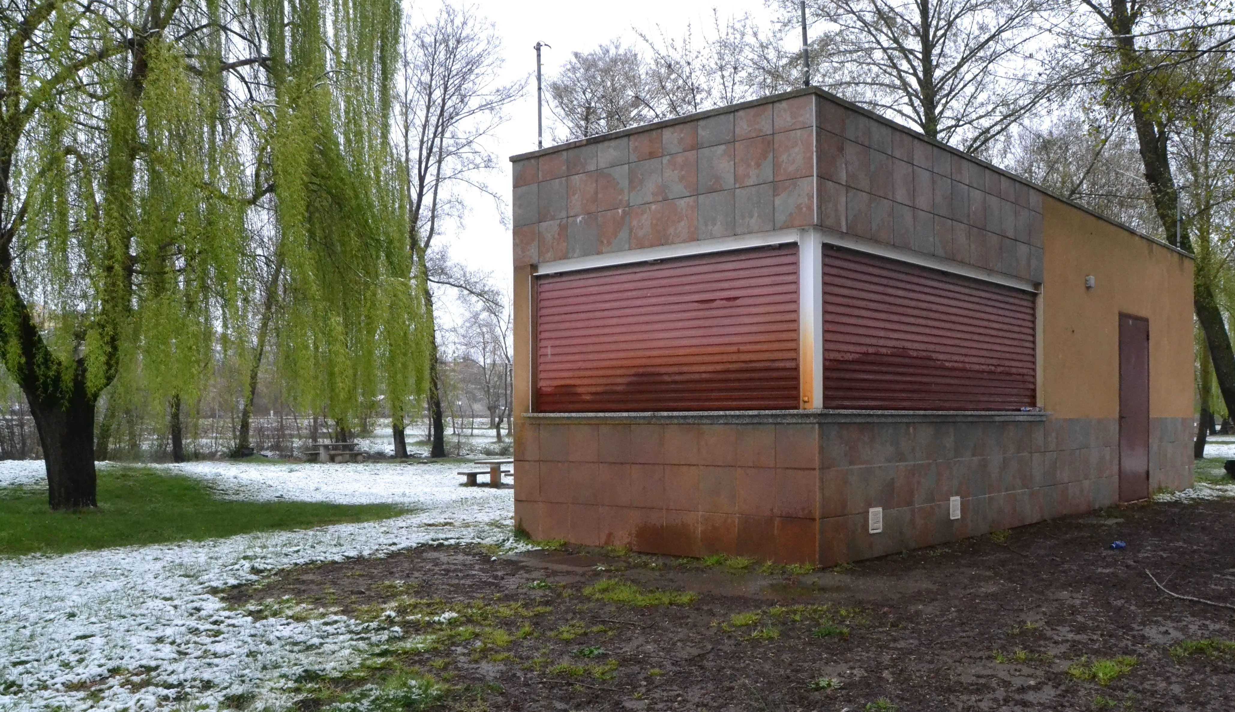 Las casetas-bar de la Alameda Vieja y el parking de La Pesquera tendrán nuevos gestores