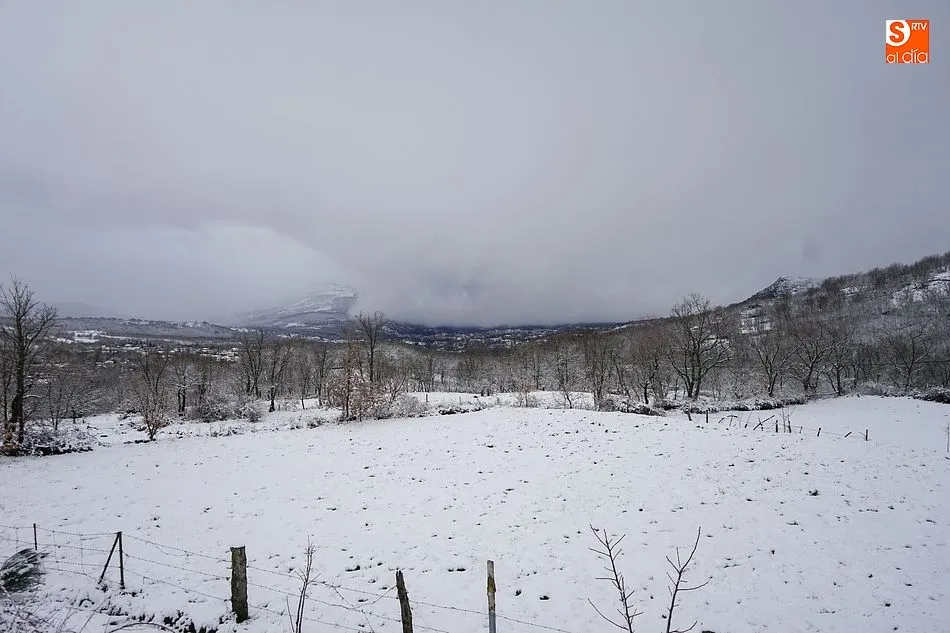 Foto 11 - La nieve sorprende en el Lunes de Aguas