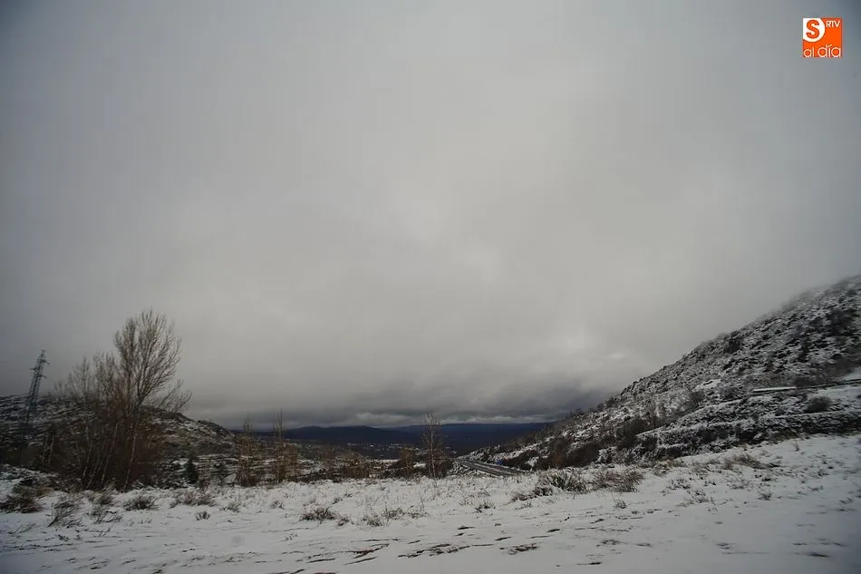 Foto 8 - La nieve sorprende en el Lunes de Aguas