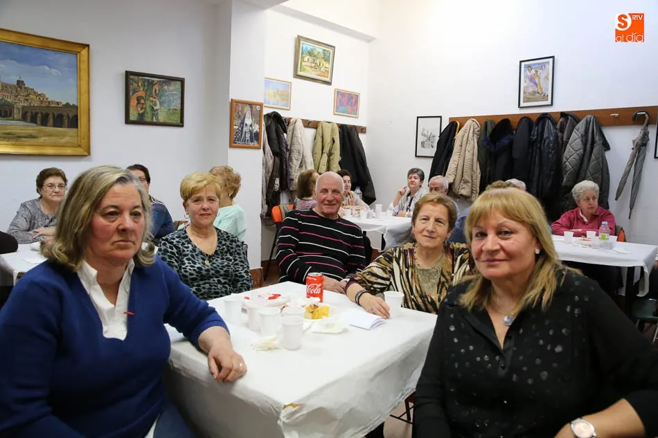Foto 9 - La Asociaci&oacute;n de Mayores La Golondrina celebra el Lunes de Aguas &nbsp;  