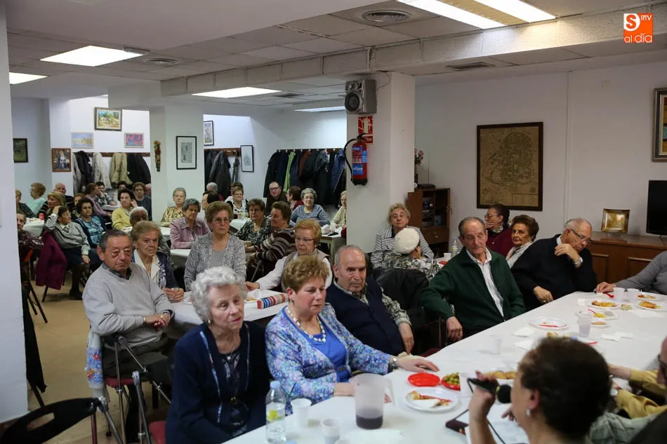 Foto 4 - La Asociaci&oacute;n de Mayores La Golondrina celebra el Lunes de Aguas &nbsp;  
