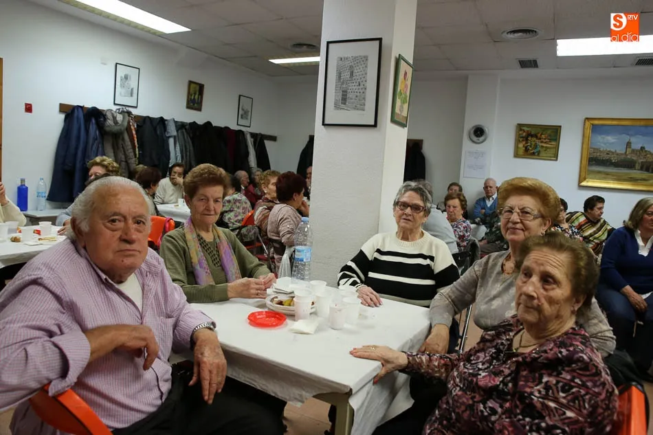 Foto 6 - La Asociaci&oacute;n de Mayores La Golondrina celebra el Lunes de Aguas &nbsp;  