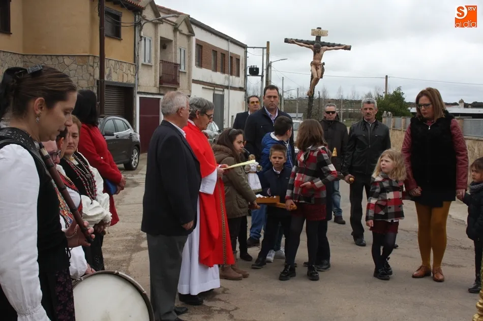Bendición de los campos en la procesión del Santísimo Cristo de las Aguas en Vega de Tirados