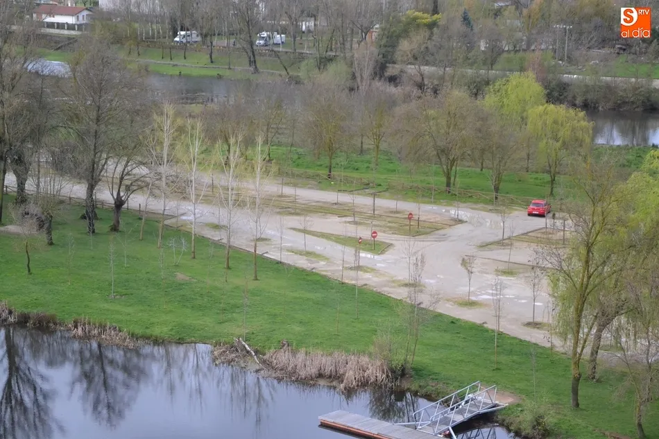 Foto 8 - El mal tiempo &lsquo;cancela&rsquo; el Lunes de Aguas al aire libre  