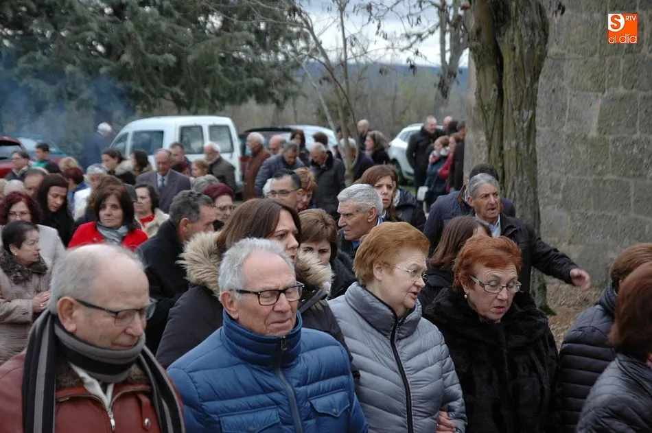 Foto 9 - La subasta de roscas de la Virgen del Castillo alcanza los 950 euros  
