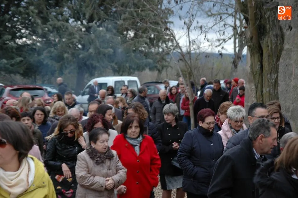 Foto 7 - La subasta de roscas de la Virgen del Castillo alcanza los 950 euros  