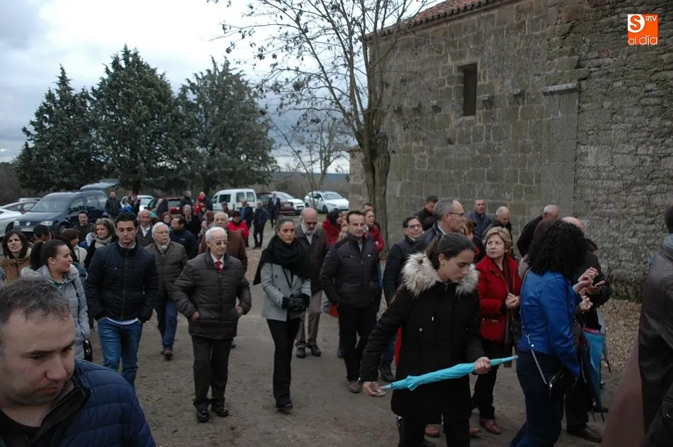Foto 6 - La subasta de roscas de la Virgen del Castillo alcanza los 950 euros  