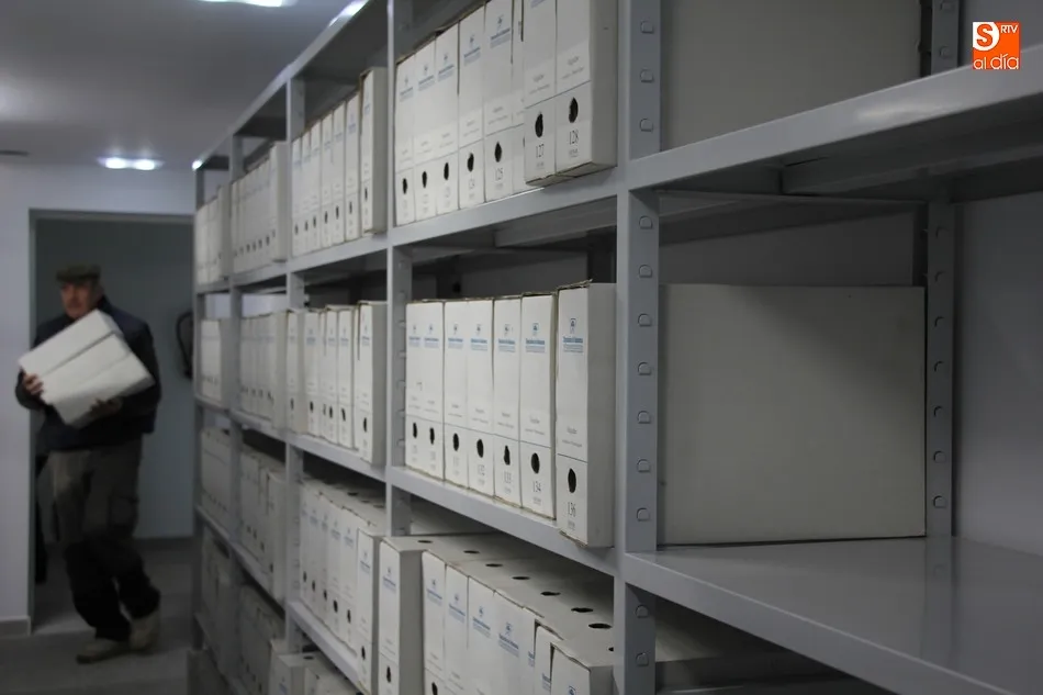 Foto 7 - El Ayuntamiento traslada su archivo hist&oacute;rico a las nuevas dependencias de la Casa Consistorial  