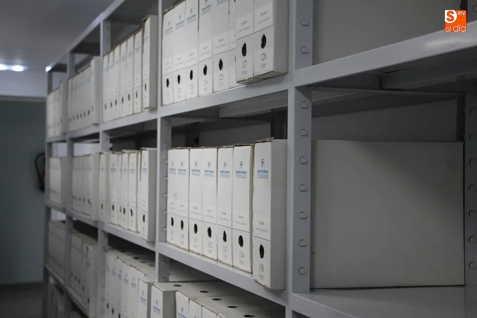 Foto 6 - El Ayuntamiento traslada su archivo hist&oacute;rico a las nuevas dependencias de la Casa Consistorial  
