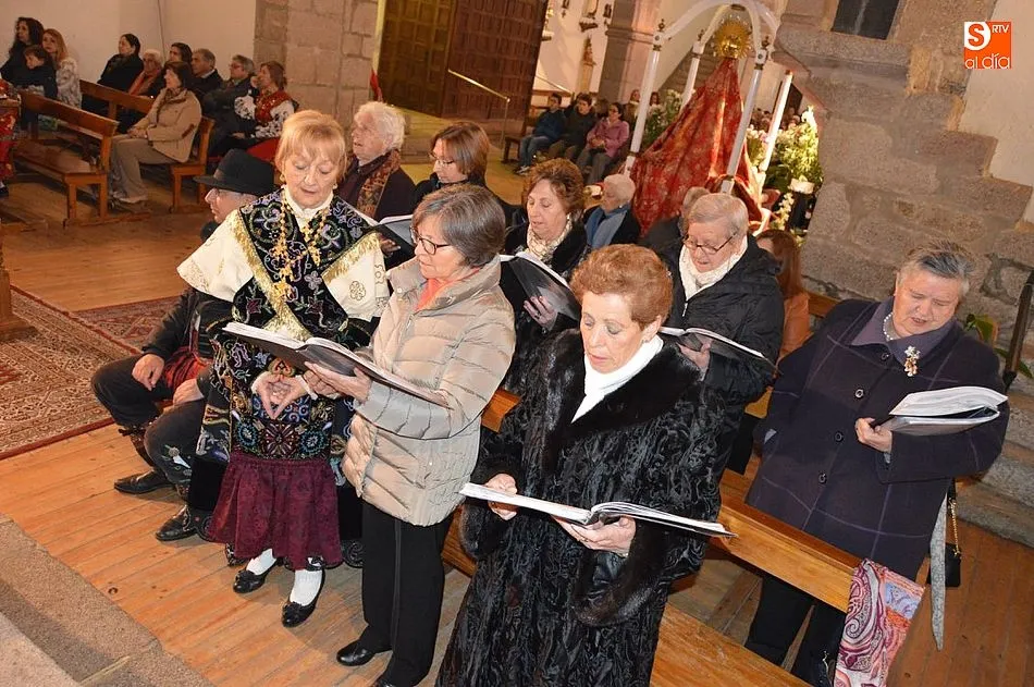Foto 10 - Linares homenajea a la Virgen del Buen Suceso bajo la lluvia