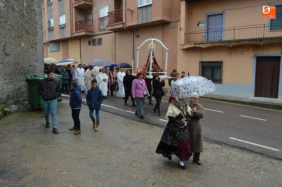 Foto 9 - Linares homenajea a la Virgen del Buen Suceso bajo la lluvia