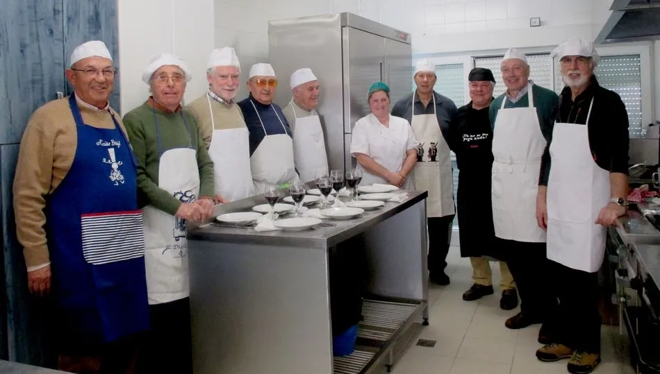 Participantes de la edición número 14 del curso de cocina para hombres