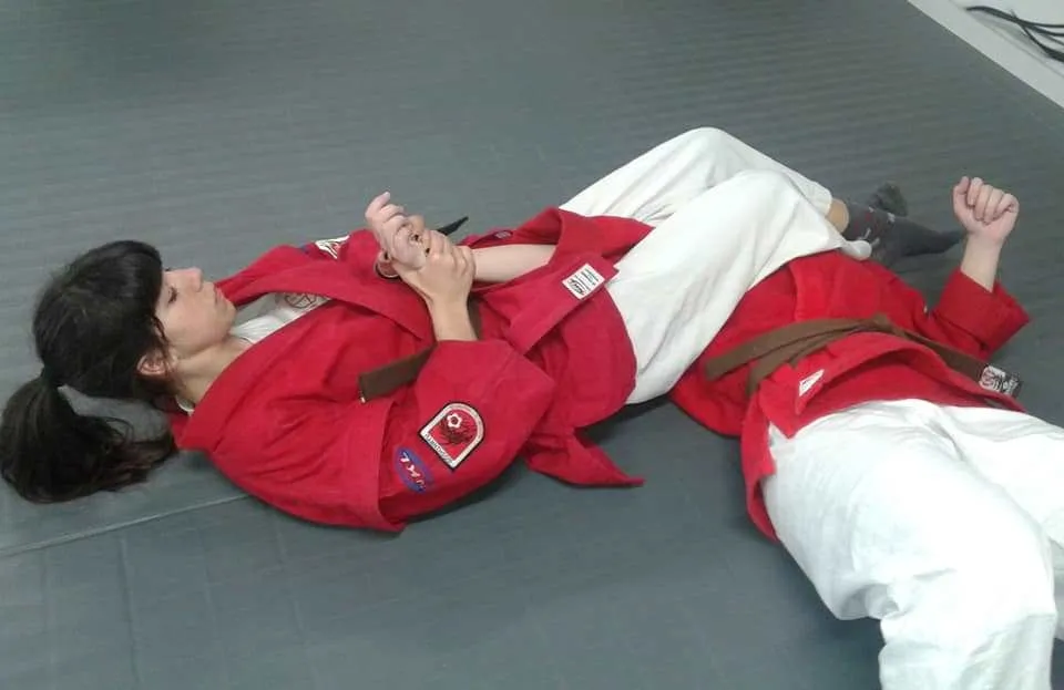 Ampli organiza un taller gratuito de autodefensa para mujeres  