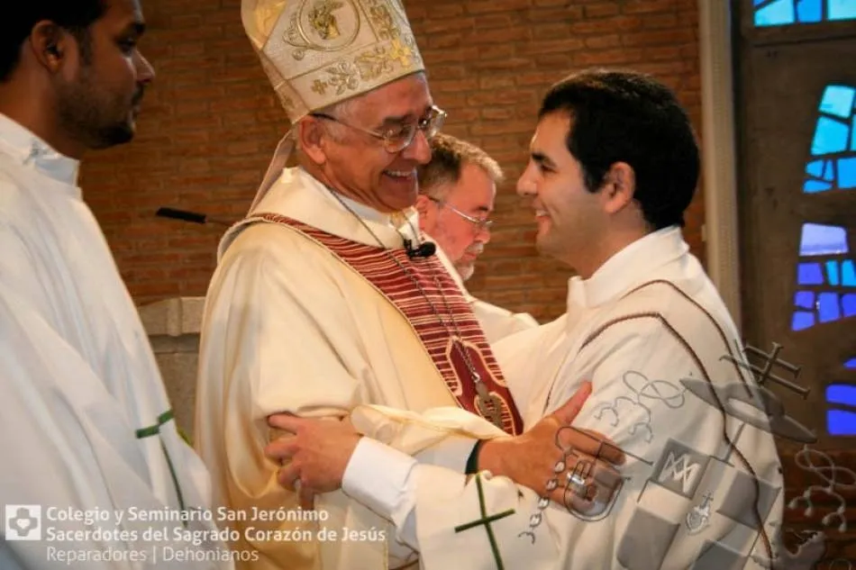 Antonio García Rogado durante su ordenación como diácono en 2016