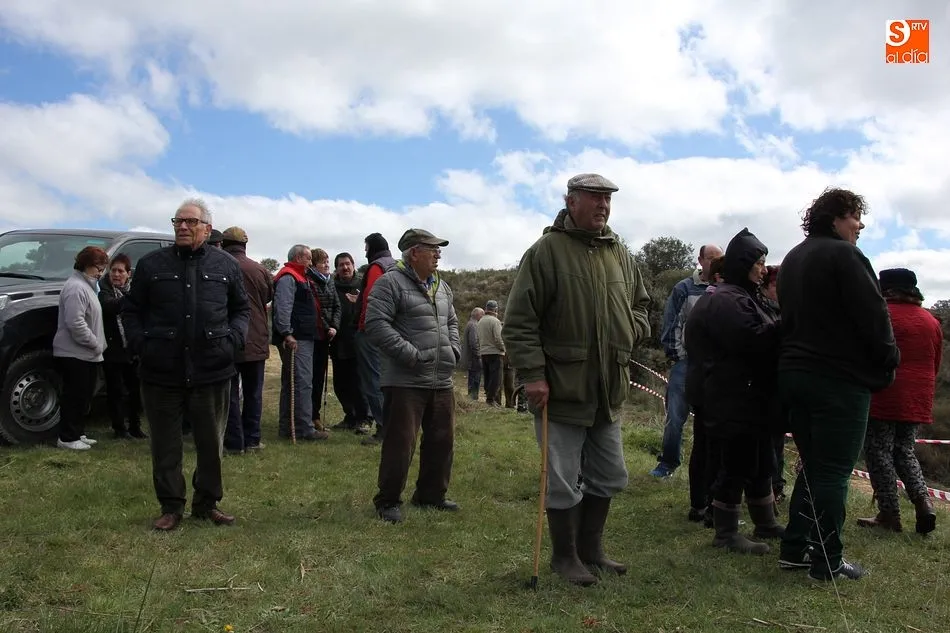 Foto 8 - Un grupo de vecinos trata de impedir el derribo de la presa de Yecla de Yeltes  
