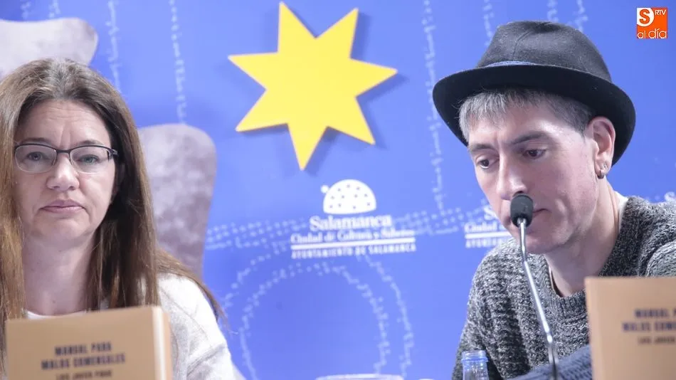 Luis Javier Pinar en la presentación de su nuevo libro Manual para malos comensales / Foto: Alejandro López