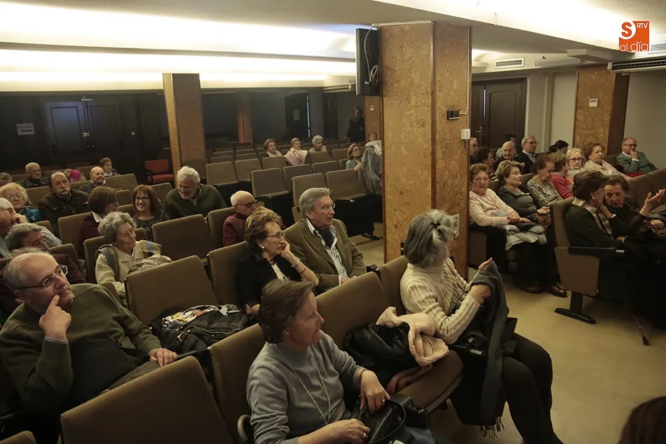 Foto 4 - La segunda jornada del Ciclo Cultural del colegio de m&eacute;dicos acoge una conferencia de Josefina...