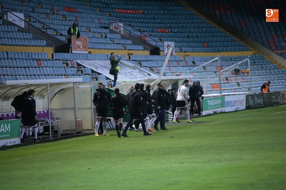 Foto 3 - Trabajada victoria del CF Salmantino UDS que vuelve los puestos de play-off a costa del Tordesillas ...