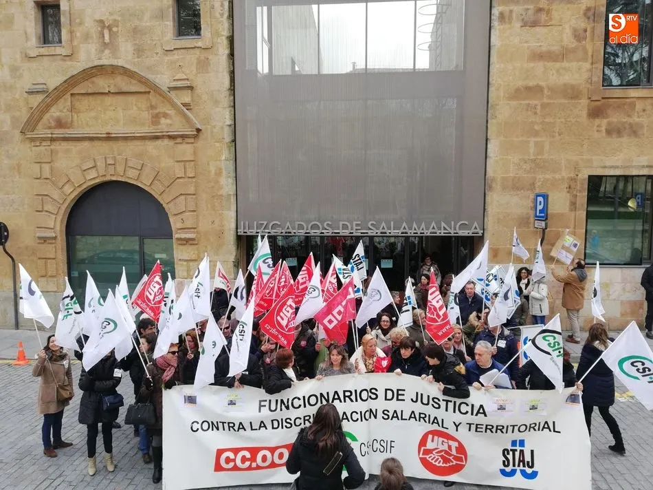 Foto 4 - Los funcionarios de justicia piden mejores retribuciones y condiciones de trabajo dignas