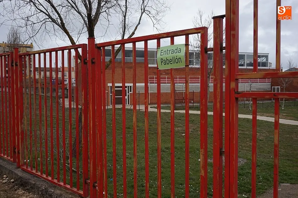 Foto 7 - El campo Iberia acoge los primeros trabajos de construcci&oacute;n del supermercado Lupa