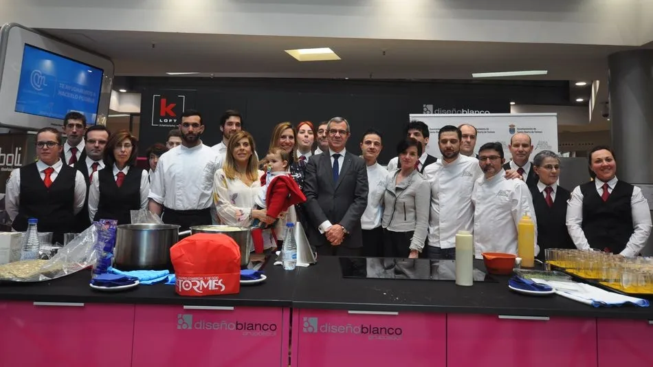 La concejal Chabela de la Torre destacó que “el showcooking tiene una gran importancia de cara a la formación y prácticas para los alumnos