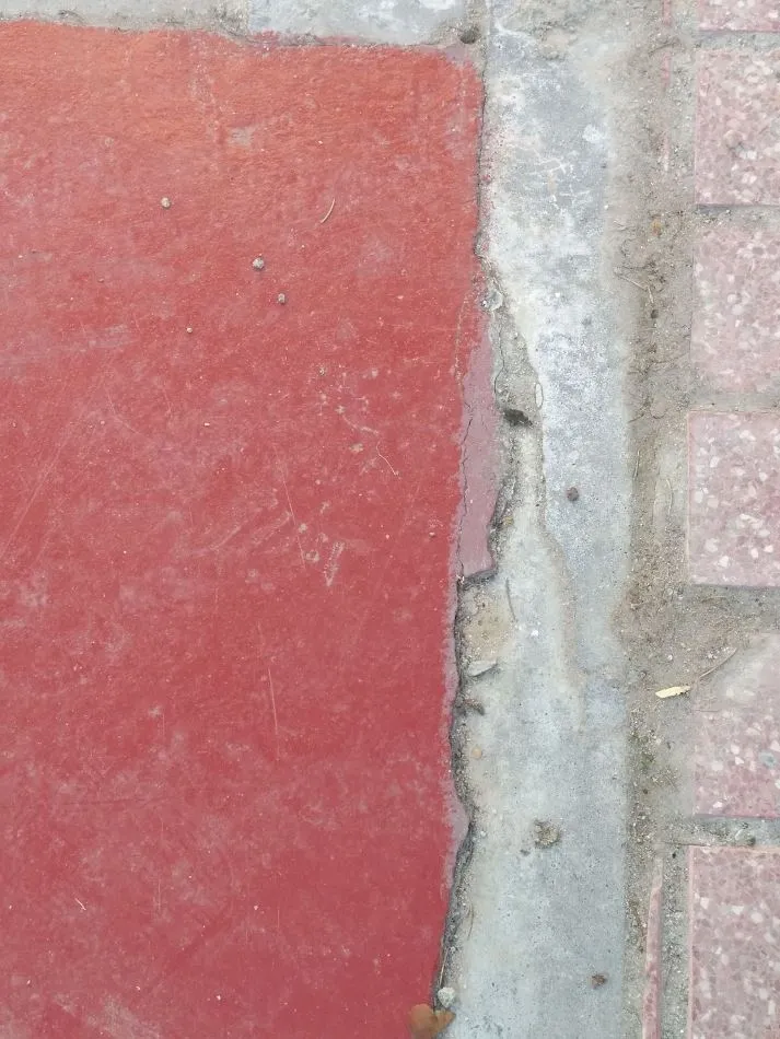 Foto 5 - El PSOE denuncia defectos en el arreglo de las plazas interiores del barrio de San Jos&eacute;